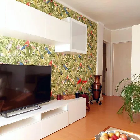 Family-friendly Flat 3br 2ba Metro Telheiras * リスボン