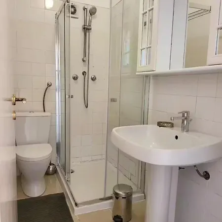 Family-friendly Flat 3br 2ba Metro Telheiras