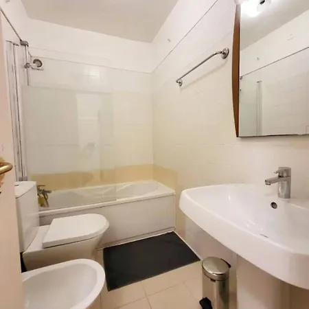 アパート Family-friendly Flat 3br 2ba Metro Telheiras *