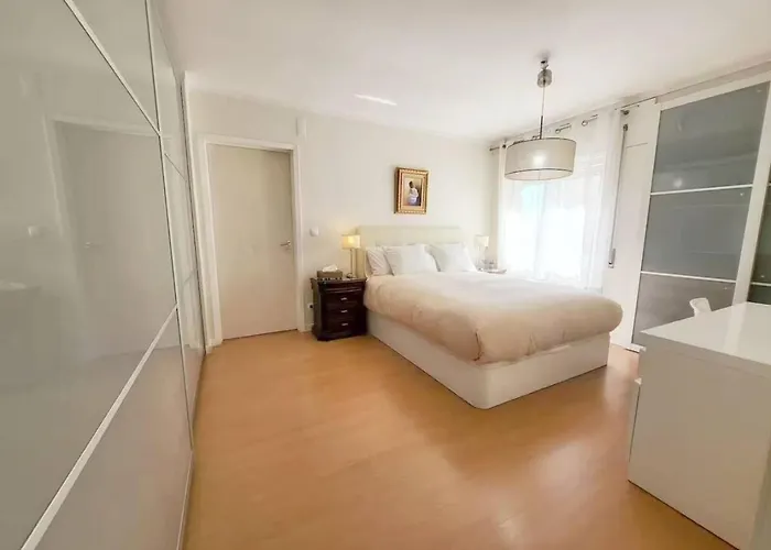 Family-friendly Flat 3br 2ba Metro Telheiras דירה *