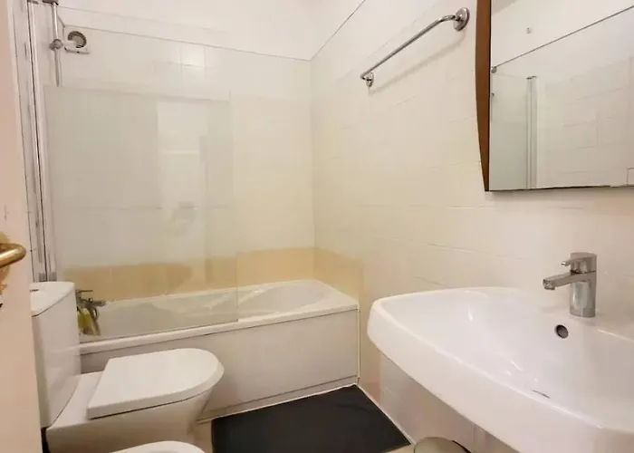 דירה Family-friendly Flat 3br 2ba Metro Telheiras *