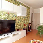 Family-friendly Flat 3br 2ba Metro Telheiras * Lissabon