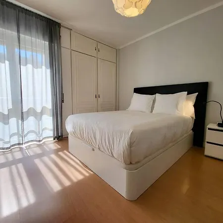 Apartment Family-friendly Flat 2br 2ba Metro Telheiras