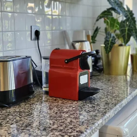 Apartment Family-friendly Flat 2br 2ba Metro Telheiras