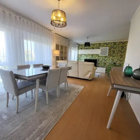 Apartment Family-friendly Flat 2br 2ba Metro Telheiras