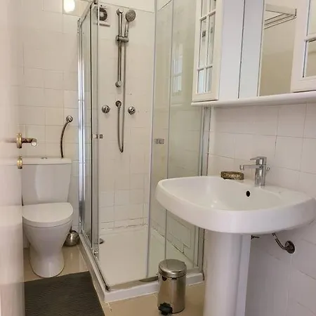 Apartment Family-friendly Flat 2br 2ba Metro Telheiras