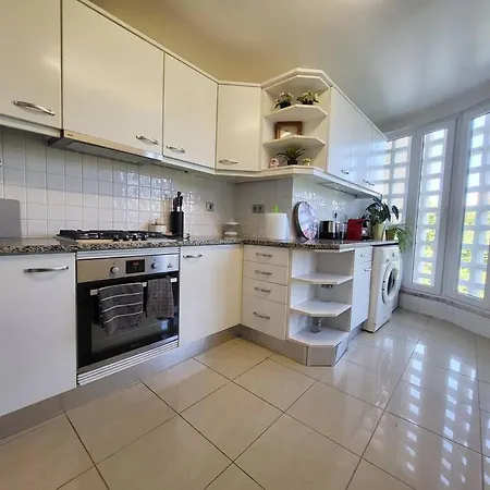 Family-friendly Flat 2br 2ba Metro Telheiras Apartment Lisbon