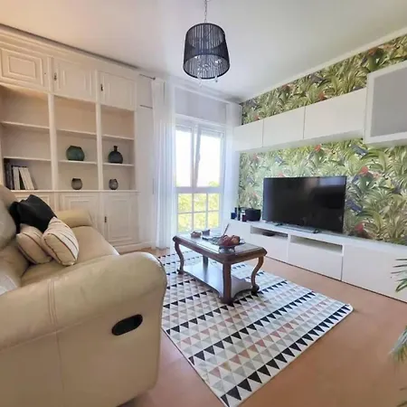 Family-friendly Flat 3br 2ba Metro Telheiras 公寓