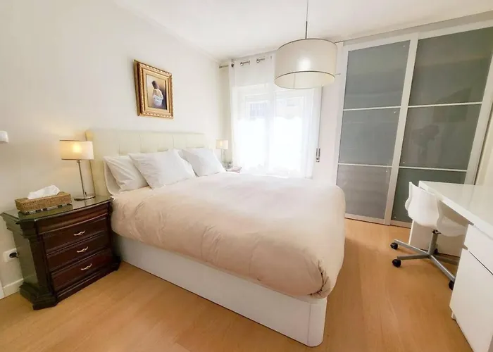 公寓 Family-friendly Flat 3br 2ba Metro Telheiras *