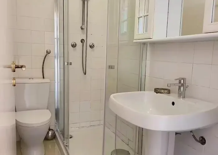 Family-friendly Flat 3br 2ba Metro Telheiras