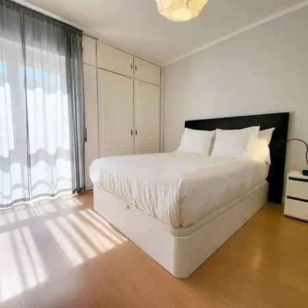 Family-friendly Flat 3br 2ba Metro Telheiras Apartment Lissabon