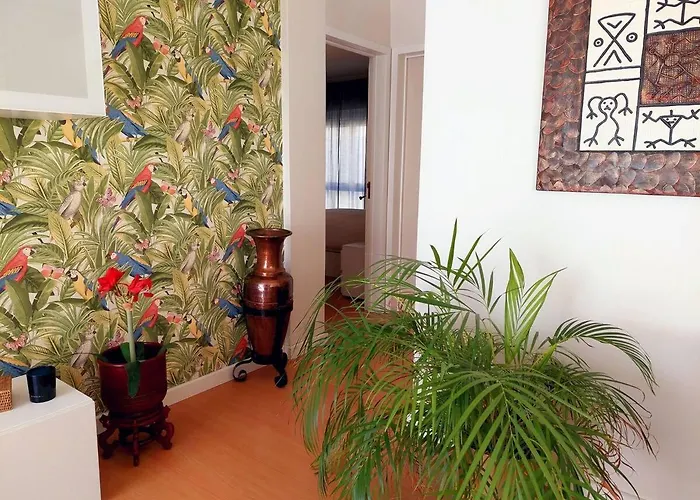Family-friendly Flat 3br 2ba Metro Telheiras